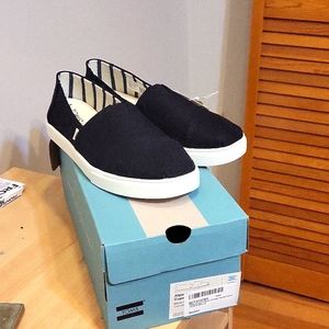 TOMS Womens Size 9 Heritage Canvas Shoe in Black
